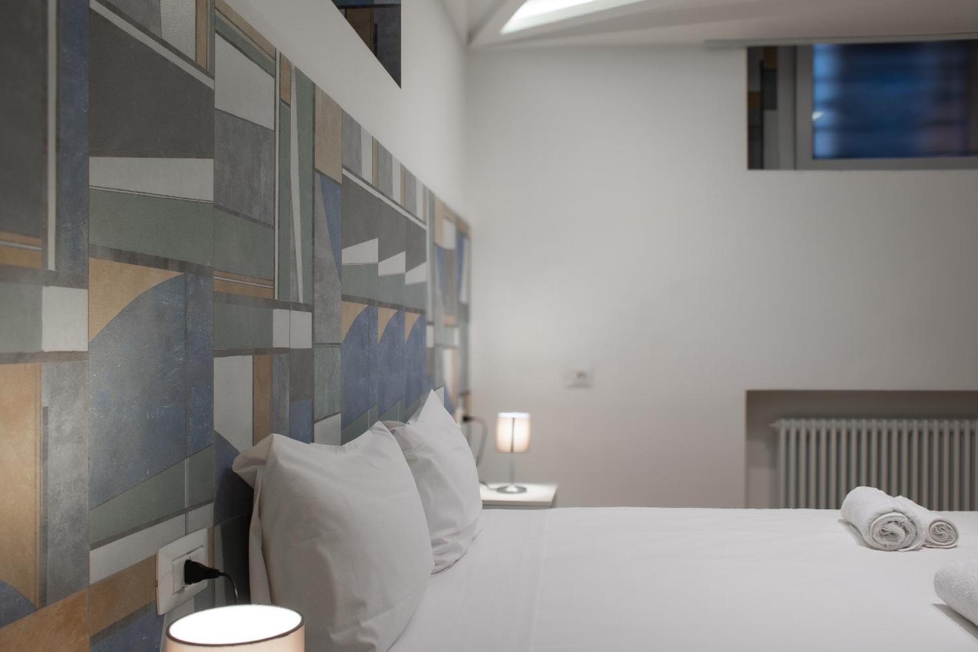 Rrrapido Holy Suites And Rooms - Via Sardegna Milano Eksteriør billede
