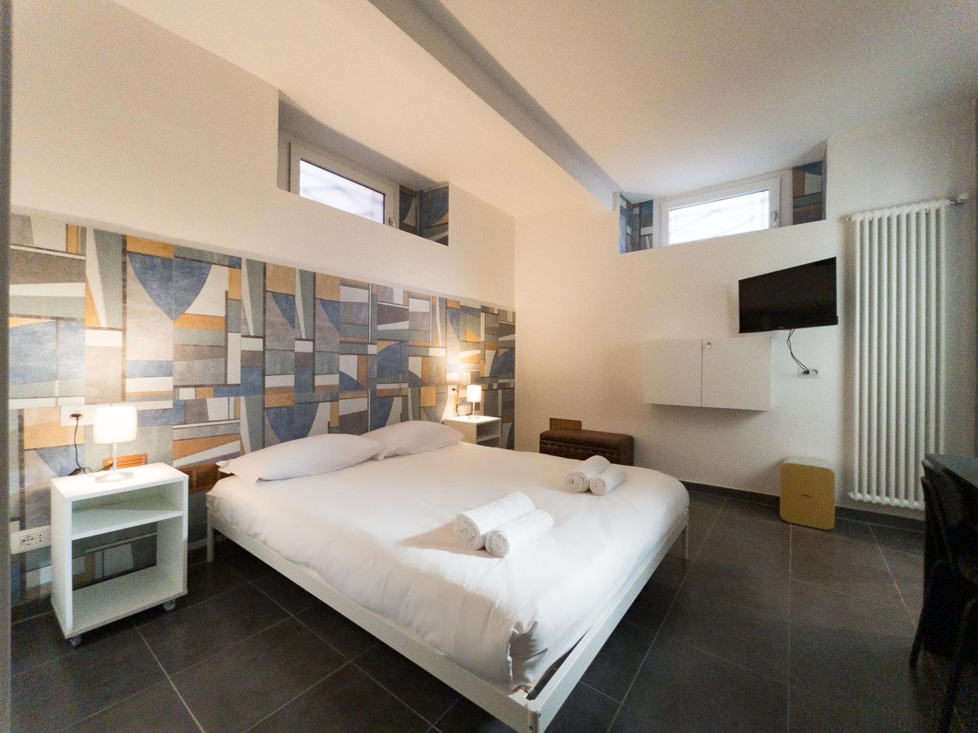 Rrrapido Holy Suites And Rooms - Via Sardegna Milano Eksteriør billede