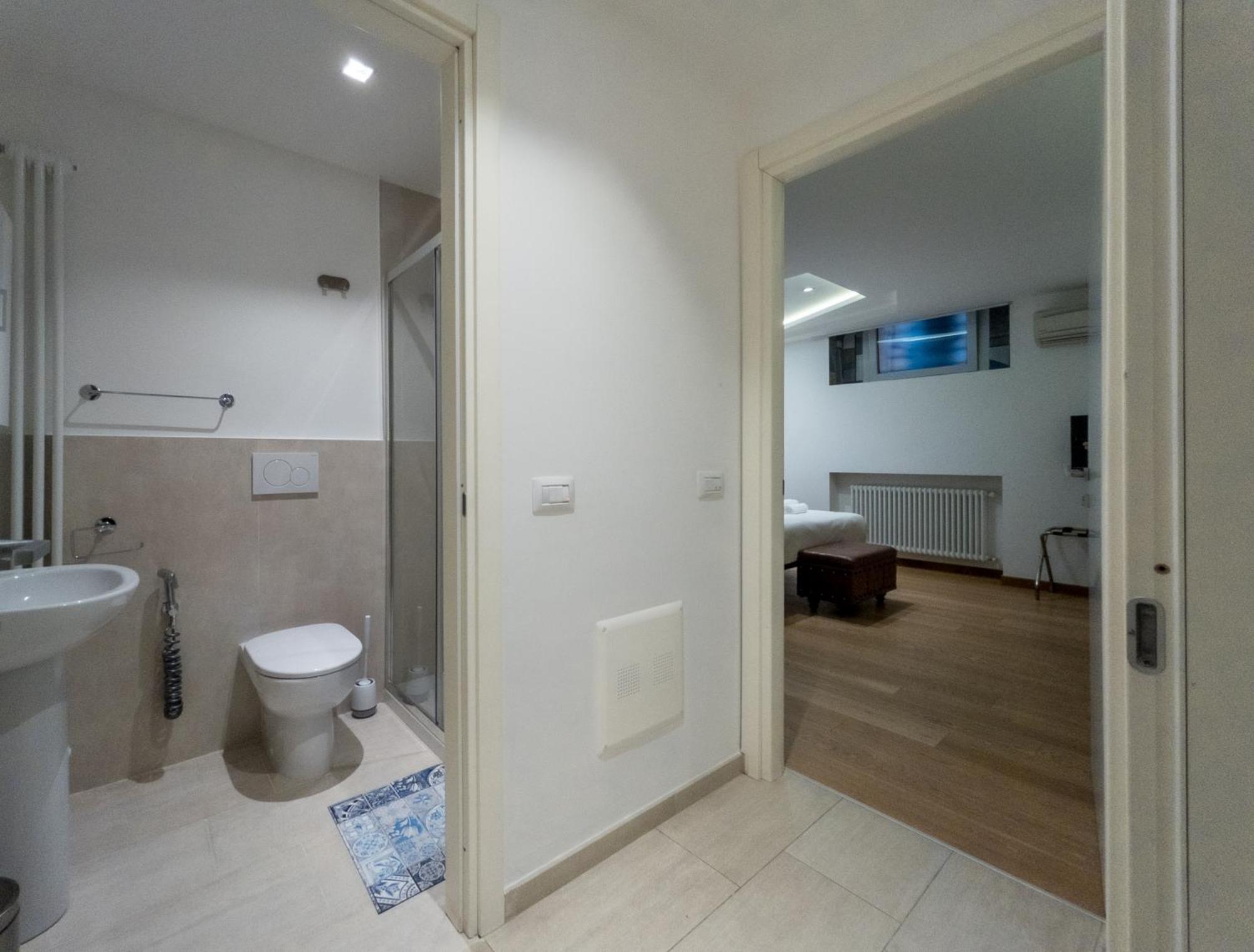 Rrrapido Holy Suites And Rooms - Via Sardegna Milano Eksteriør billede