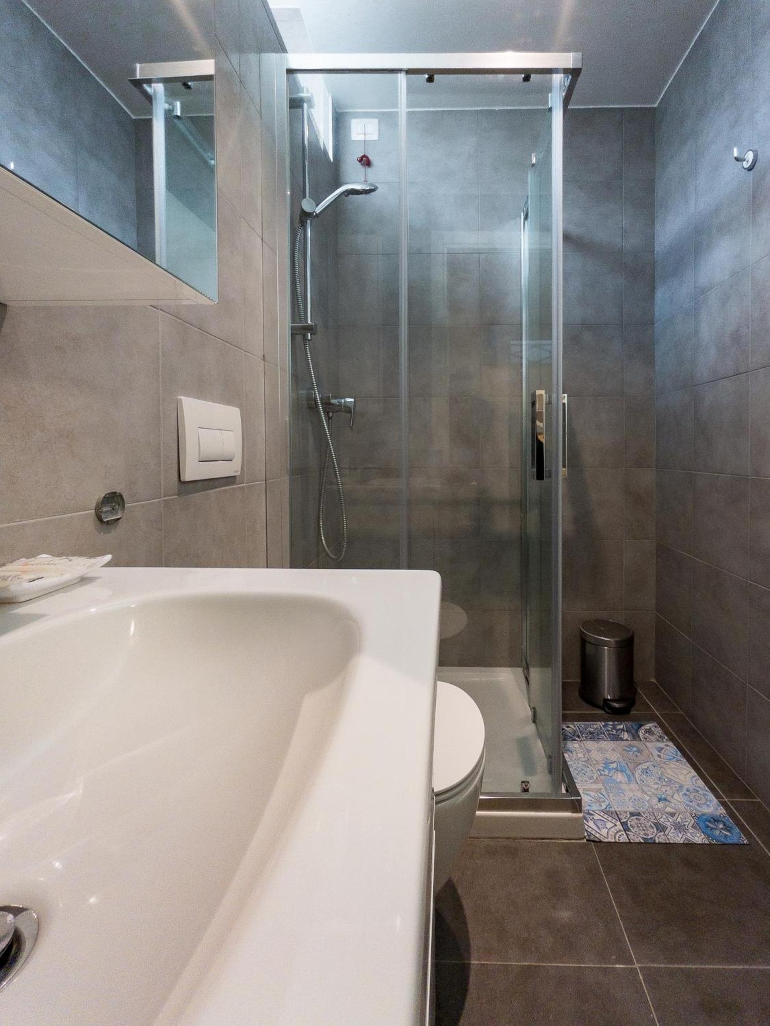 Rrrapido Holy Suites And Rooms - Via Sardegna Milano Eksteriør billede
